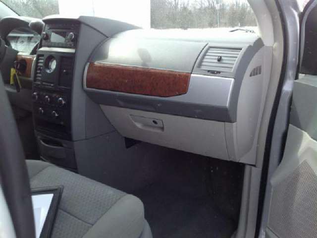 Chrysler Town and Country 2008 photo 12